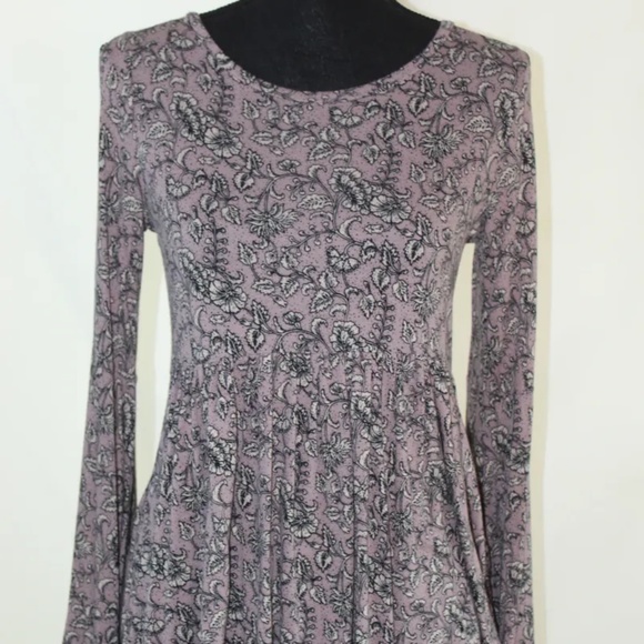 AEO Soft & Sexy Long Slit Bell Sleeve, Stretchy Floral Print Tunic, M/M - Picture 1 of 3